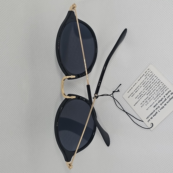 Topshop plastic round sunglasses in black - Picture 5 of 11